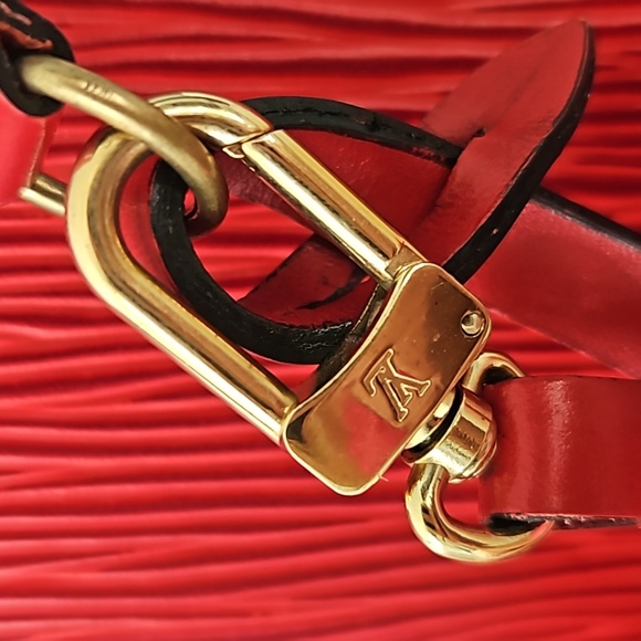 Louis Vuitton Epi Pouch - Picture 6 of 16